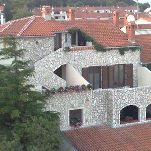 Apartman Collins, Pula