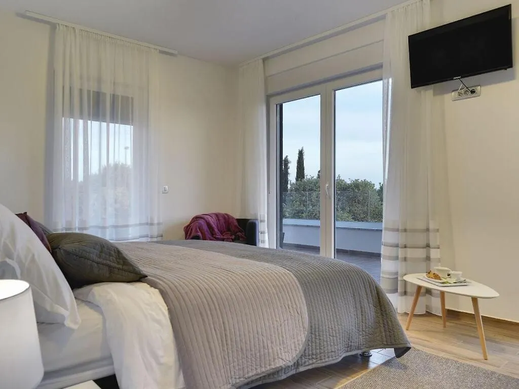 Villa Una Comfortable Holiday Residence Pula 0*,  Croatia